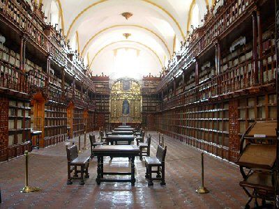 México Puebla  Biblioteca Palafoxiana Biblioteca Palafoxiana Puebla - Puebla  - México