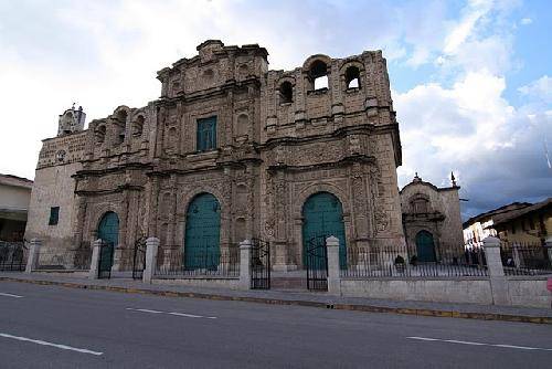 Perú Cajamarca  La Catedral La Catedral Cajamarca - Cajamarca  - Perú