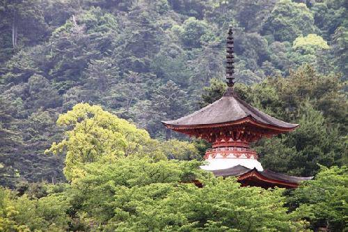 Japón Isla de Miyajima Pagoda Pagoda Japón - Isla de Miyajima - Japón