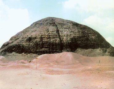 Egipto Hawara (Kiman Faris) Tumba de Neferu-Ptah Tumba de Neferu-Ptah Fayoum - Hawara (Kiman Faris) - Egipto