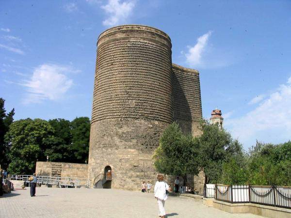 Azerbaiyán Baku  Torre de la Doncella Torre de la Doncella Baki - Baku  - Azerbaiyán