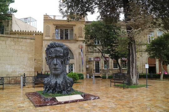 Azerbaiyán Baku  Museo Nizami de Literatura de Azerbaiyán Museo Nizami de Literatura de Azerbaiyán Baku - Baku  - Azerbaiyán
