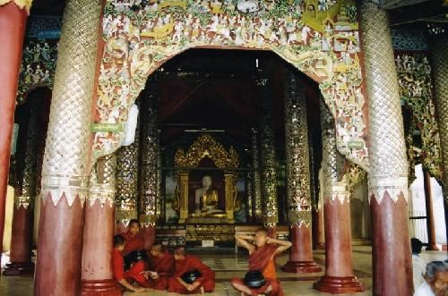 Birmania Bagan Pagoda de Shwezigon Pagoda de Shwezigon Mandalay - Bagan - Birmania