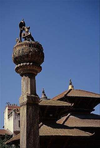 Estatua del Rey Yoganadendra Malla