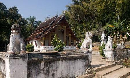 Wat Tham Xieng Maen