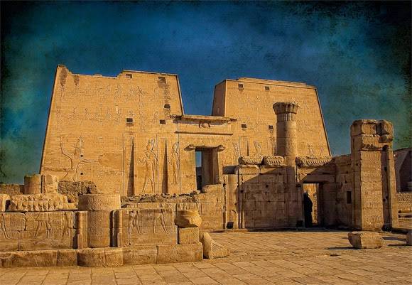 Egipto Edfu Templo de Edfu Templo de Edfu Templo de Edfu - Edfu - Egipto