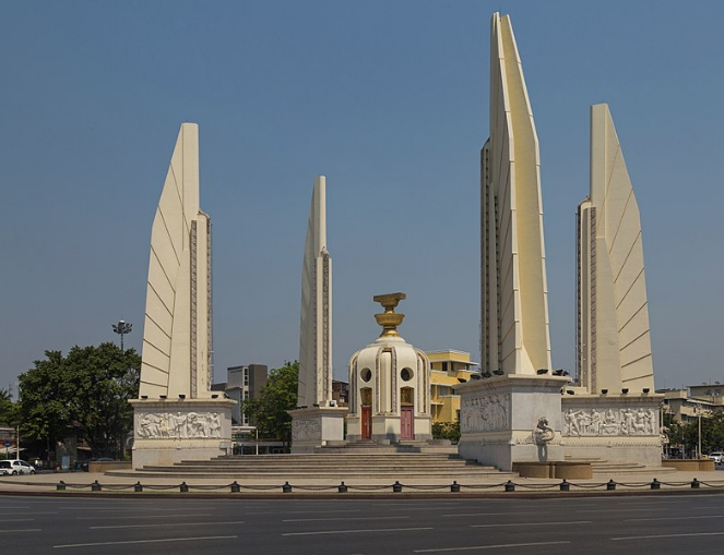 Tailandia Bangkok  Monumento a la Democracia Monumento a la Democracia Bangkok - Bangkok  - Tailandia