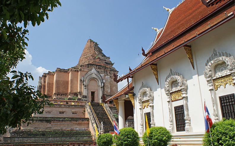 Tailandia Chiang Mai  Monumento de Wat Chidi Luang Monumento de Wat Chidi Luang Tailandia - Chiang Mai  - Tailandia