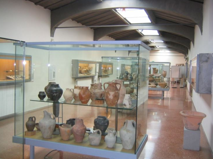 Italia Roma Museo de las Antigüedades Etruscas Museo de las Antigüedades Etruscas Museo de las Antigüedades Etruscas - Roma - Italia