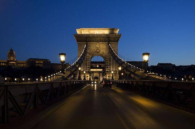 Hungría Budapest  Puente de las Cadenas Puente de las Cadenas El Mundo - Budapest  - Hungría
