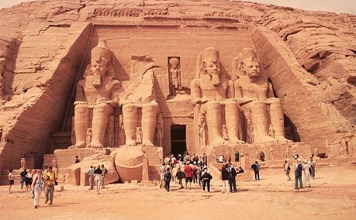 Egipto Abu Simbel El Gran Templo de Ramsés II en Abu Simbel El Gran Templo de Ramsés II en Abu Simbel Egipto - Abu Simbel - Egipto