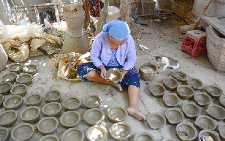 Bat Trang pottery village