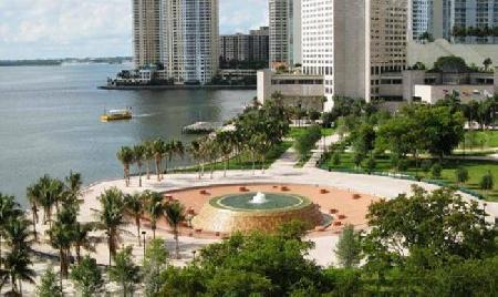 Hoteles cerca de Parque Bayfront  Miami