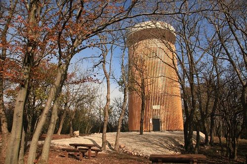 Hungría Esztergom  Torre de observación Happy Özéb Torre de observación Happy Özéb Komarom-esztergom - Esztergom  - Hungría