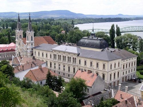 Hungría Esztergom  palacio primitivo palacio primitivo Komarom-esztergom - Esztergom  - Hungría