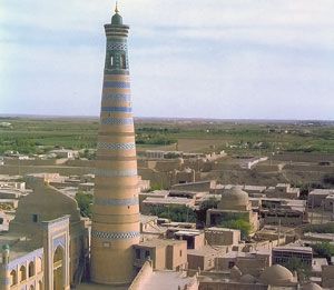 Uzbekistán Heva  Madrasa y Minarete Islam Khodja Madrasa y Minarete Islam Khodja Heva - Heva  - Uzbekistán