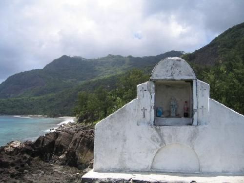 Seychelles La Passe Mausoleo Dauban Mausoleo Dauban Silhouette island - La Passe - Seychelles