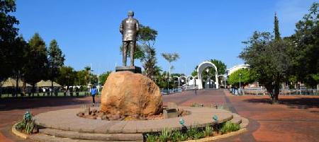Estatua de Sir Seretse Khama