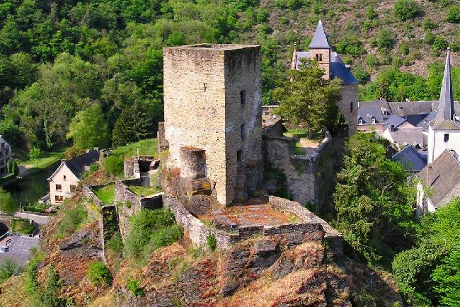 Luxemburgo Luxemburg Castillo-Fortaleza de Esch-sur-Sûre Castillo-Fortaleza de Esch-sur-Sûre Luxemburgo - Luxemburg - Luxemburgo