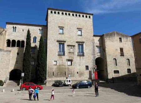 Hoteles cerca de Palau Episcopal  Girona