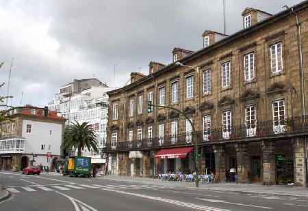 Hoteles cerca de Casa de Paredes  A Coruña