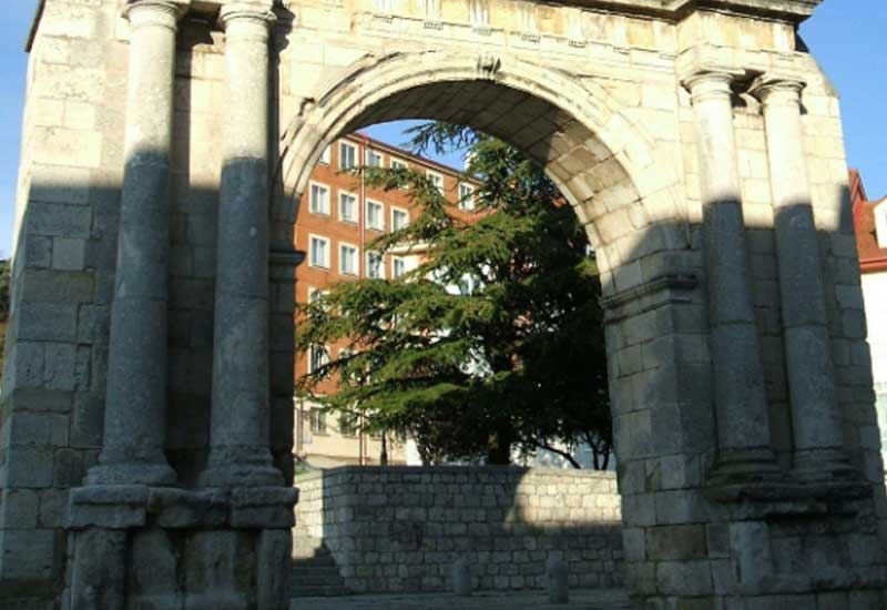 España Burgos Arco de Fernán González Arco de Fernán González Burgos - Burgos - España