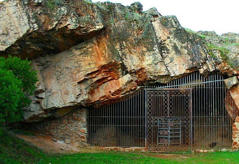 España Cáceres  Centro de Interpretación de la Cueva de Maltravieso Centro de Interpretación de la Cueva de Maltravieso Cáceres - Cáceres  - España