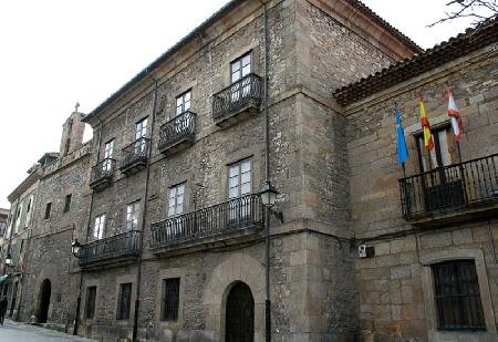 Hoteles cerca de Casa de los Álvarez Nava  Gijón