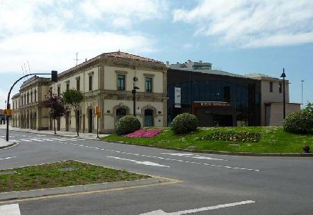 Hoteles cerca de Museo del Ferrocarril  Gijón