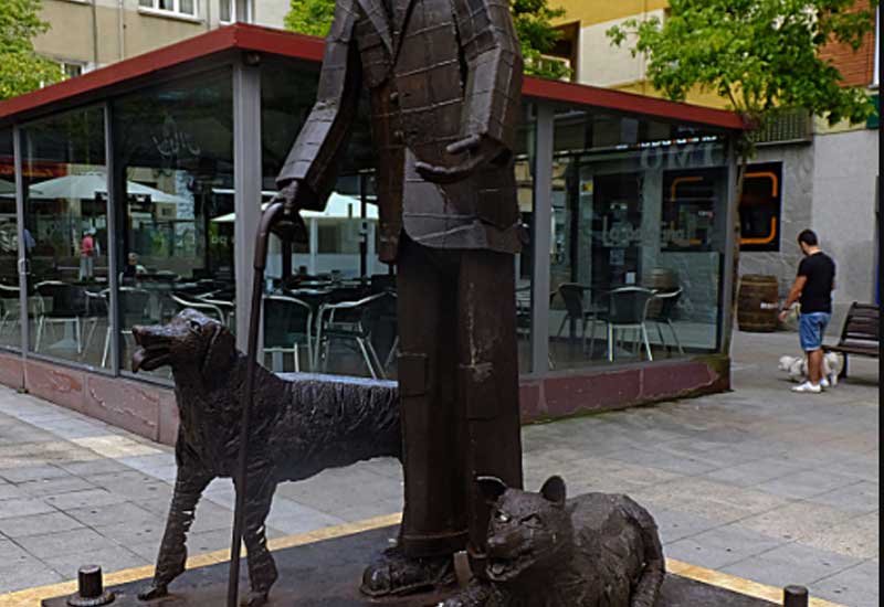 España Oviedo Escultura de un Mendigo con Perros Escultura de un Mendigo con Perros Oviedo - Oviedo - España