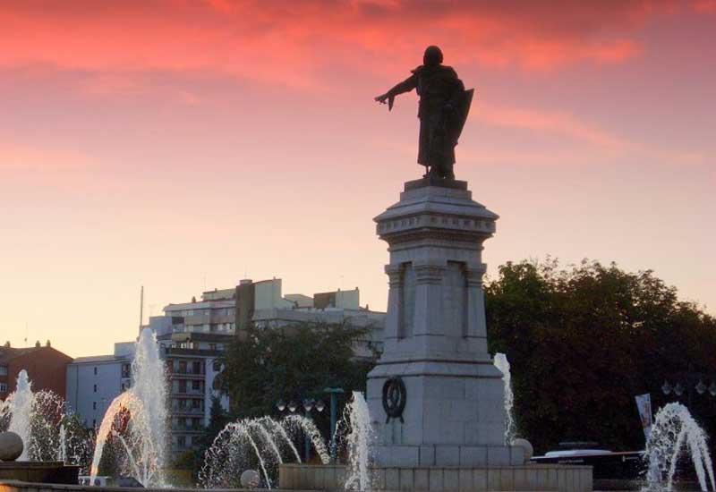 España León  Estatua de Guzmán el Bueno Estatua de Guzmán el Bueno León - León  - España