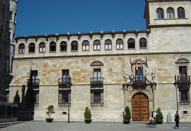 España León  Palacio de los Guzmanes Palacio de los Guzmanes Castilla León - León  - España
