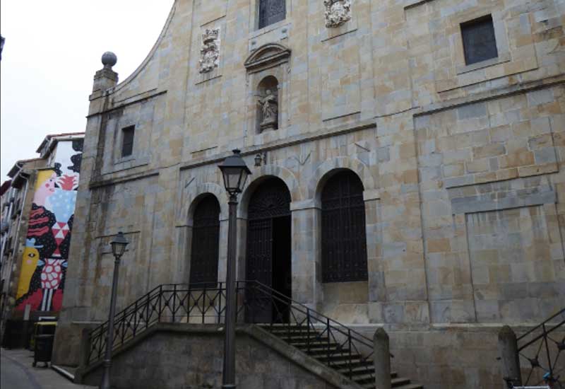 España Pamplona Convento de los Padres Carmelitas Convento de los Padres Carmelitas Navarra - Pamplona - España