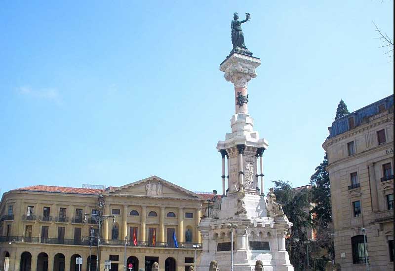 España Pamplona Monumento al Régimen Foral Monumento al Régimen Foral Navarra - Pamplona - España