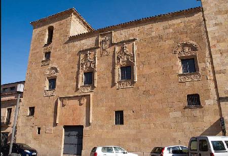 Hoteles cerca de Casa de Alvarez Abarca y Museo Provincial de Bellas Artes  Salamanca