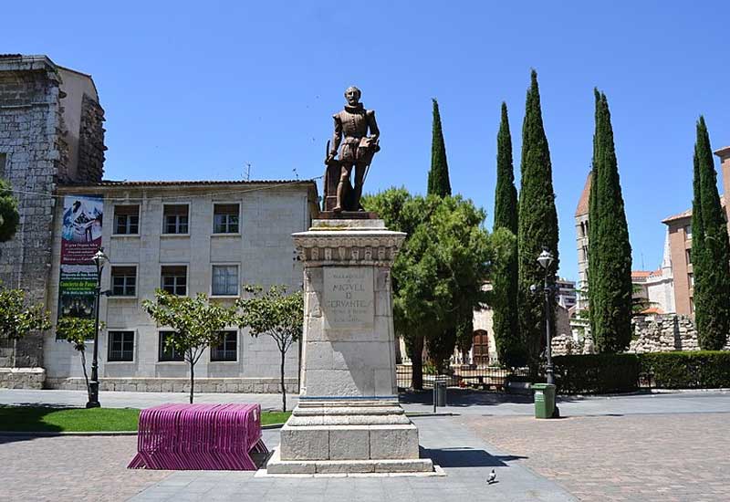 España Valladolid  Estatua de Cervantes Estatua de Cervantes Valladolid - Valladolid  - España