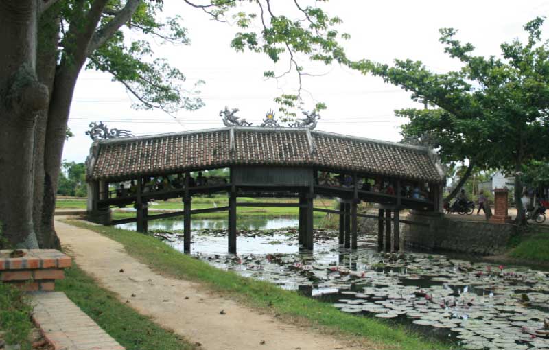 Vietnam Hue  Puente de Thanh Toan Puente de Thanh Toan Norte de la Costa Central - Hue  - Vietnam