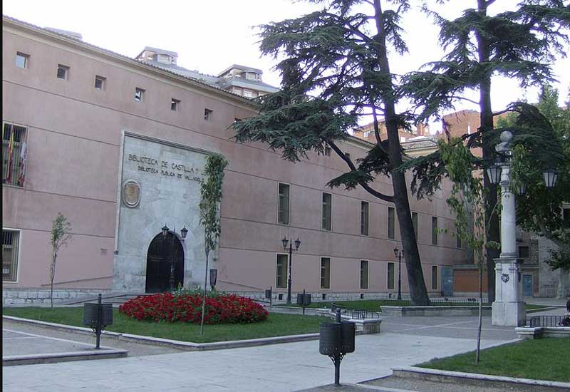 España Valladolid  Palacio de los Condes de Benavente Palacio de los Condes de Benavente Valladolid - Valladolid  - España