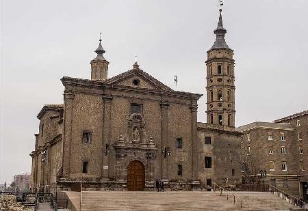Hoteles cerca de Iglesia de San Juan de los Panetes  Zaragoza
