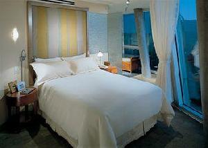 CLUB INTRAWEST - VANCOUVER