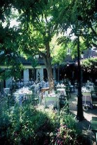 Las mejores ofertas de Cazaudehore, Charming Hotel in the Forest Paris 