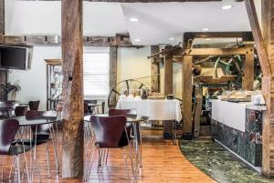 Las mejores ofertas de INN AT THE MILL, AN ASCEND HOTEL COLLECTION MEMBER Johnson