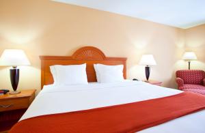 Las mejores ofertas de HOLIDAY INN EXPRESS HOTEL & SUITES, A LAKE ZURICH-BARRINGTON Chicago