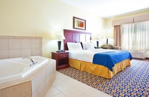 Las mejores ofertas de HOLIDAY INN EXPRESS & SUITES WAUKEGAN Chicago