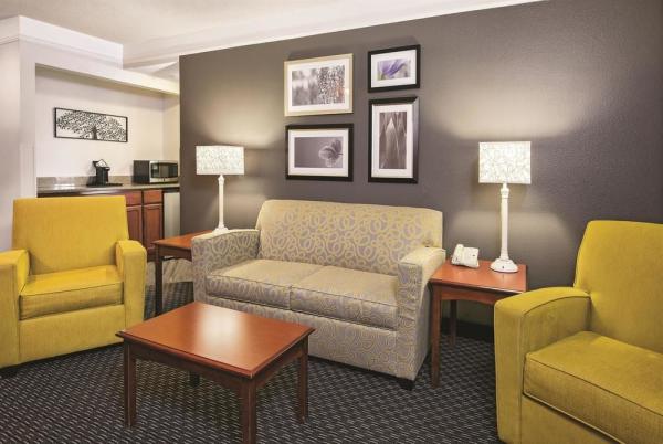 LA QUINTA INN HOUSTON BAYTOWN EAST 4025