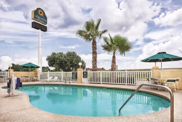 LA QUINTA INN HOUSTON BAYTOWN EAST 4025