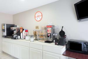 Las mejores ofertas de HOWARD JOHNSON BY WYNDHAM IOWA LA Iowa City 