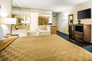 Las mejores ofertas de RODEWAINN SUITES BAKERSFIELD Bakersfield 