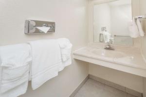 Las mejores ofertas de SUPER 8 COS AFA AREA Colorado Springs 