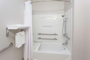 Las mejores ofertas de MICROTEL INN SUITES BY WYNDHAM PORT CHARLOTTE Port Charlotte 